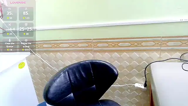 Snapshot of Mi_spa chatting on 06-18-26, 02:56 Mi spa online show from 06-18-26, 02:56