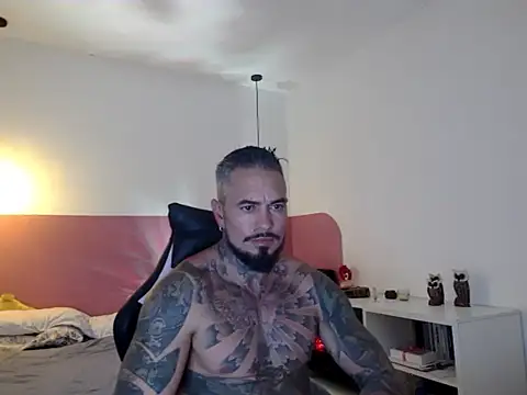 Snapshot of Dom_Jhuan chatting on 06-15-26, 10:45 Dom Jhuan online show from 06-15-26, 10:45