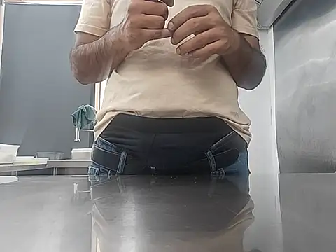 Snapshot of brownskinbull1 chatting on 07-22-26, 12:30 brownskinbull1 online show from 07-22-26, 12:30