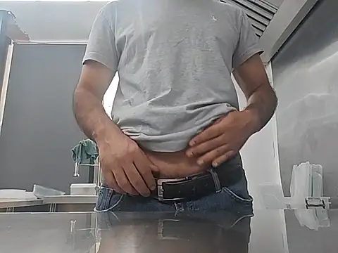 Snapshot of brownskinbull1 chatting on 07-24-26, 01:42 brownskinbull1 online show from 07-24-26, 01:42