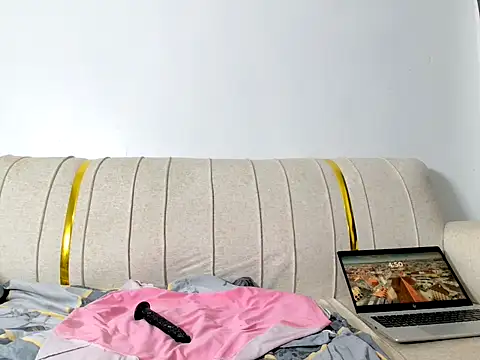 littlefrankie online show from 06-20-26, 01:52