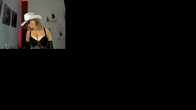 Snapshot of Rosse_depp chatting on 06-30-26, 01:56 Rosse depp online show from 06-30-26, 01:56