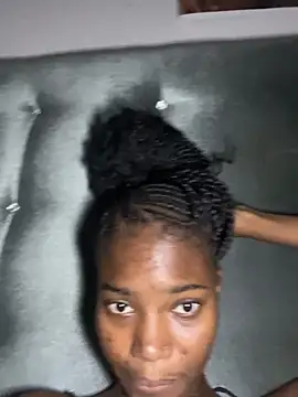 Snapshot of ShakiraThompss18 chatting on 06-19-26, 05:45 ShakiraThompss18 online show from 06-19-26, 05:45