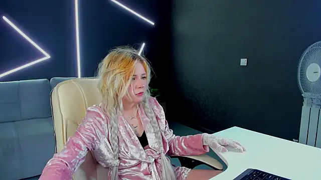 kikipeach online show from 06-30-26, 12:17