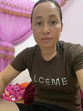Loly hana online show from 06-18-26, 01:04