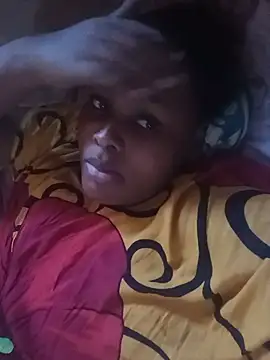 Snapshot of Queen-cute chatting on 06-21-26, 10:40 Queen-cute online show from 06-21-26, 10:40