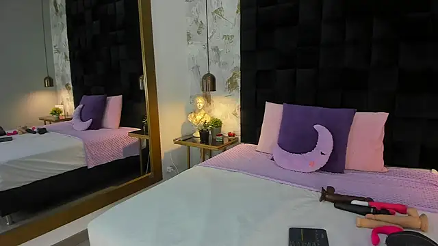Snapshot of CharlotteG_ chatting on 07-11-26, 01:14 CharlotteG online show from 07-11-26, 01:14