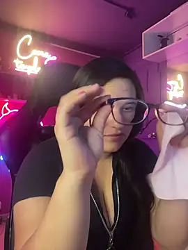 Snapshot of LuisAny chatting on 07-11-26, 03:31 LuisAny online show from 07-11-26, 03:31