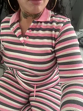 Snapshot of LaurellX chatting on 07-16-26, 03:51 LaurellX online show from 07-16-26, 03:51