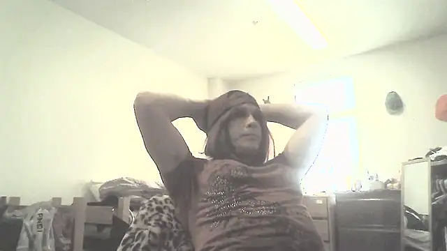 Snapshot of Karlie-Kross chatting on 06-22-26, 11:35 Karlie-Kross online show from 06-22-26, 11:35