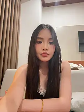Lilyluta2000 online show from 06-19-26, 06:01