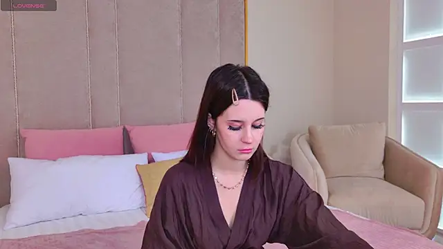 Snapshot of SelenaAlmond chatting on 06-20-26, 05:10 SelenaAlmond online show from 06-20-26, 05:10
