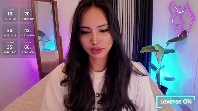 Snapshot of Bell_PepperHot chatting on 07-27-26, 02:07 Bell PepperHot online show from 07-27-26, 02:07