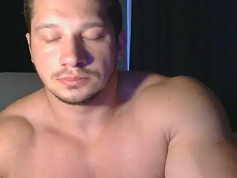 Snapshot of Body_777_ chatting on 07-06-26, 01:52 Body 777 online show from 07-06-26, 01:52
