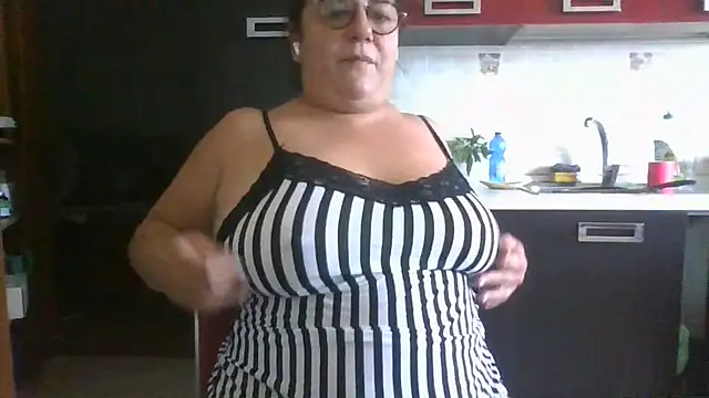 Snapshot of MissEva10 chatting on 07-23-26, 10:02 MissEva10 online show from 07-23-26, 10:02