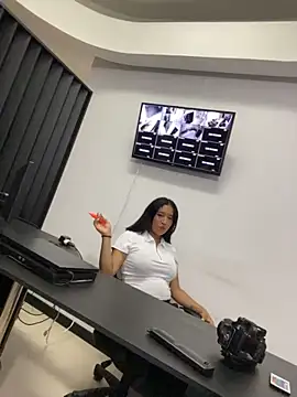 Julieta Vegaax online show from 06-19-26, 03:11