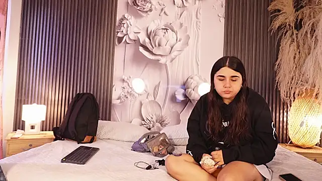 GabbyAndDominic online show from 07-16-26, 12:44