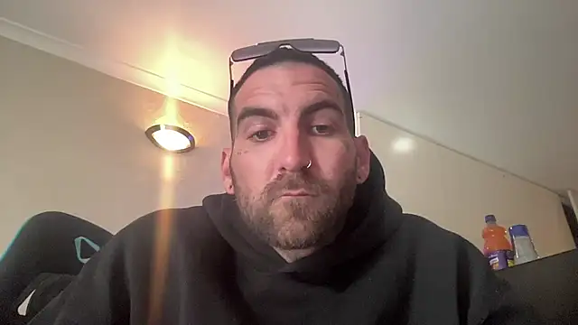 Snapshot of Dmax1307 chatting on 07-19-26, 04:38 Dmax1307 online show from 07-19-26, 04:38