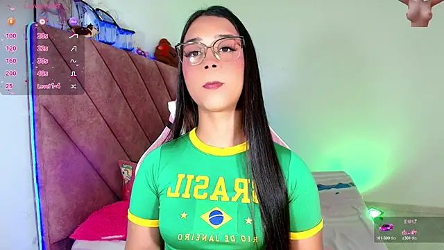 Snapshot of zafira_lux_ chatting on 06-27-26, 06:07 zafira lux online show from 06-27-26, 06:07
