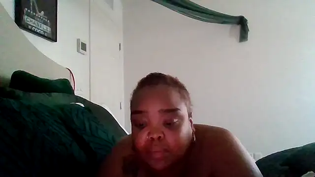 Snapshot of Caramelcreamer chatting on 07-08-26, 12:37 Caramelcreamer online show from 07-08-26, 12:37