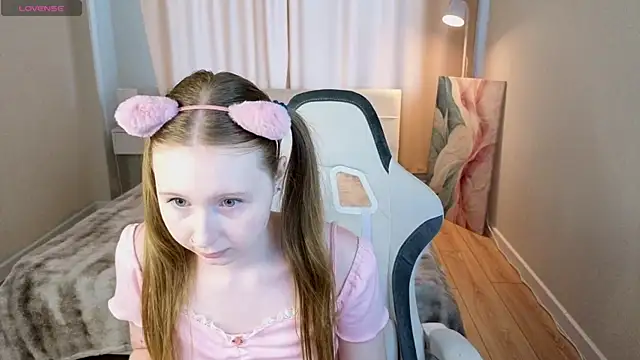 LiliTiny online show from 06-25-26, 05:12