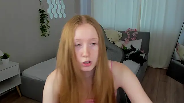 LiliTiny online show from 07-25-26, 01:15