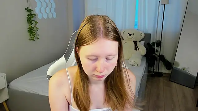 LiliTiny online show from 08-06-26, 01:18