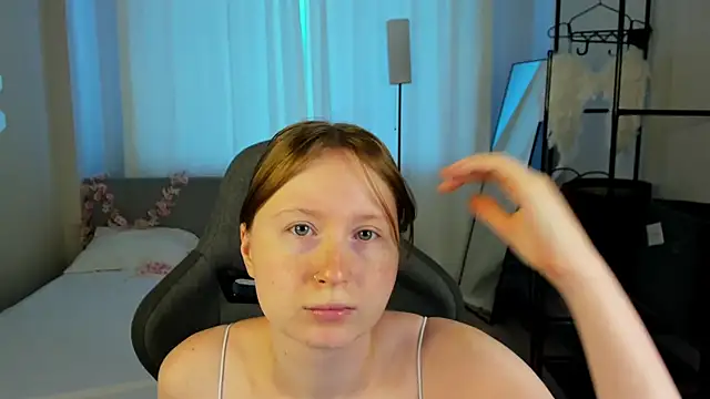 LiliTiny online show from 08-07-26, 01:18