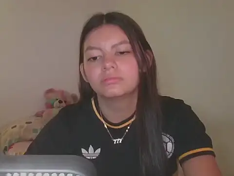 sophie andradee  online show from 06-23-26, 09:02