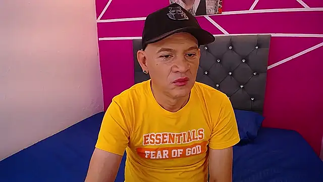Cesirry  online show from 07-21-26, 12:51