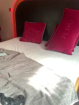 Snapshot of prachernadine chatting on 02-11-25, 11:32 prachernadine online show from 02-11-25, 11:32