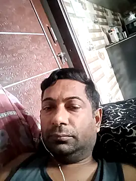 Anyone 143 online show from 07-10-26, 04:39