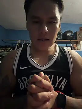 LatinoLeones online show from 07-18-26, 05:22