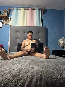 LatinoLeones online show from 08-05-26, 04:26