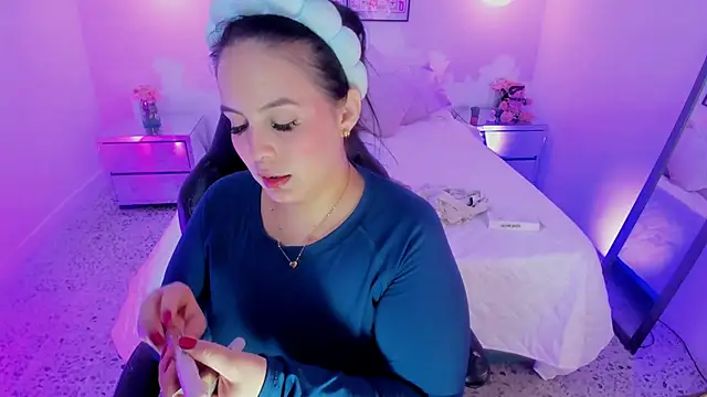 camilaa7 online show from 06-23-26, 07:06