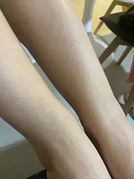 Snapshot of feetlilly chatting on 06-22-26, 12:13 feetlilly online show from 06-22-26, 12:13