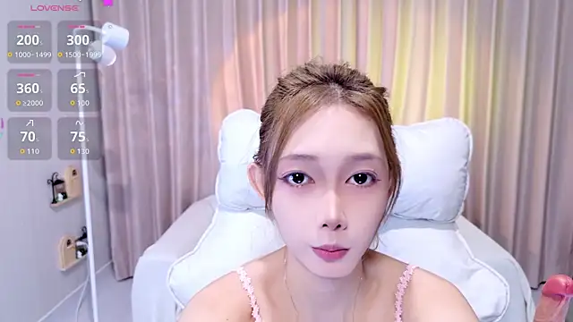 Snapshot of YangYang-0805 chatting on 07-01-26, 05:09 YangYang-0805 online show from 07-01-26, 05:09