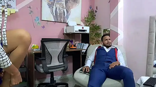 Snapshot of Pineappleflipped chatting on 07-16-26, 03:45 Pineappleflipped online show from 07-16-26, 03:45