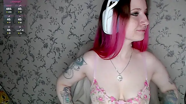 Snapshot of Tastycherrypie chatting on 08-04-26, 11:02 Tastycherrypie online show from 08-04-26, 11:02