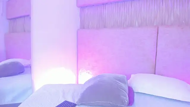Snapshot of __Izumii__ chatting on 07-28-26, 03:21 Izumii online show from 07-28-26, 03:21