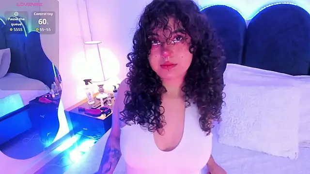 Snapshot of __Izumii__ chatting on 08-02-26, 02:15 Izumii online show from 08-02-26, 02:15