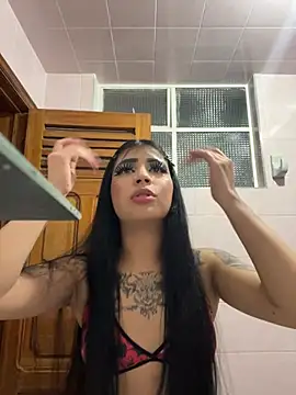 Snapshot of -Brittanny chatting on 07-22-26, 01:08 -Brittanny online show from 07-22-26, 01:08