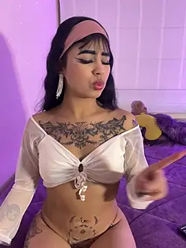 Snapshot of -Brittanny chatting on 08-01-26, 02:55 -Brittanny online show from 08-01-26, 02:55