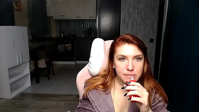 Reginasmilee online show from 10-06-25, 01:58