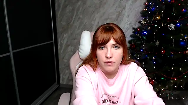 Reginasmilee online show from 12-16-25, 01:49