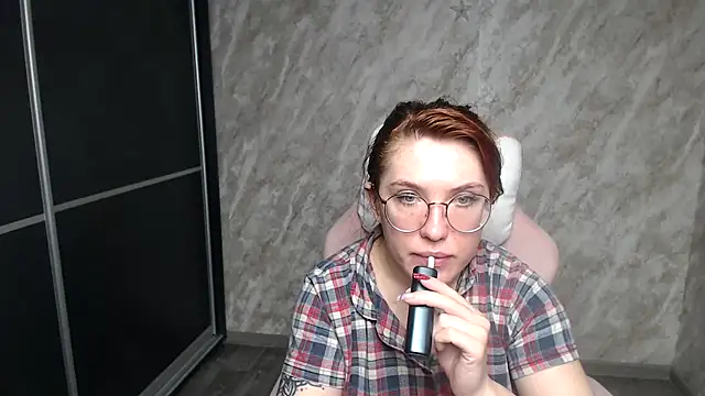 Reginasmilee online show from 01-13-26, 01:11