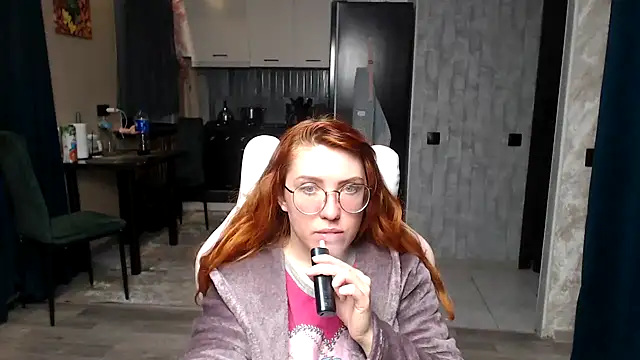 Reginasmilee online show from 04-13-26, 04:18