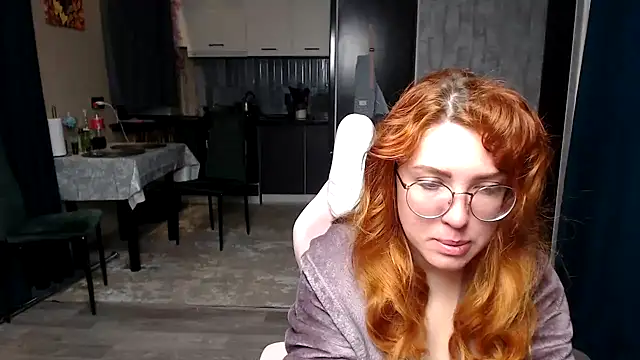 Reginasmilee online show from 04-19-26, 01:27