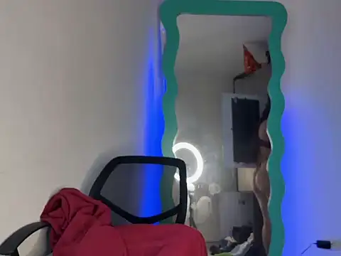Snapshot of Parodi7 chatting on 06-27-26, 12:10 Parodi7 online show from 06-27-26, 12:10