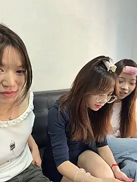 YY-1-1-1 online show from 06-26-26, 07:35